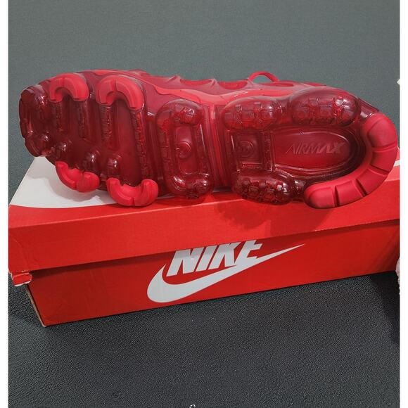 Air Vapormax Plus Red Men Size 12 New - Picture 5 of 7
